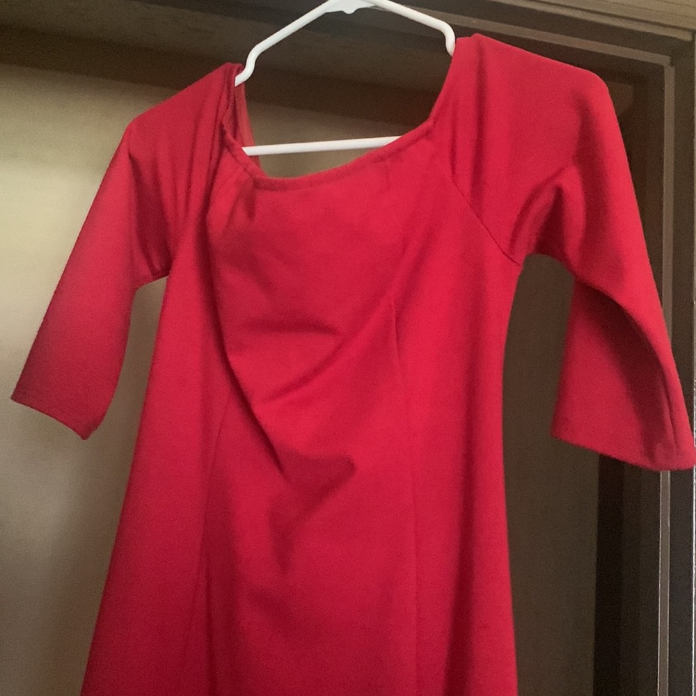 Red dress - Picture 3 of 4